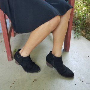 Black ankle boots faux suede Old Navy, W size 3